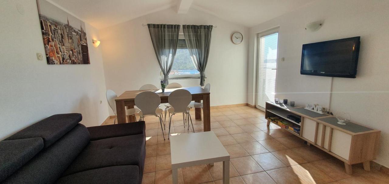 Apartments Kolak 로고즈니차 외부 사진